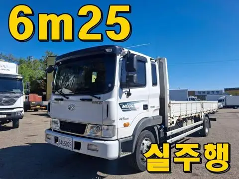 현대 메가트럭 4.5톤 카고 2017년식 메가트럭 카고 좌측 전측면